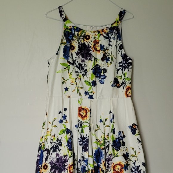 Dress - Picture 1 of 5